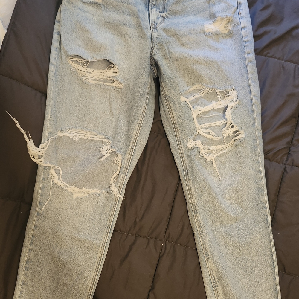 American Eagle Outfitters Light Blue Distressed Jeans